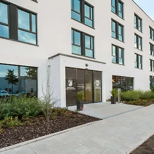 Super 8 By Wyndham Munich City North *** Munich